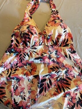 Swimsuits For All Floral Halter Tankini in White, Pink, Coral, Black